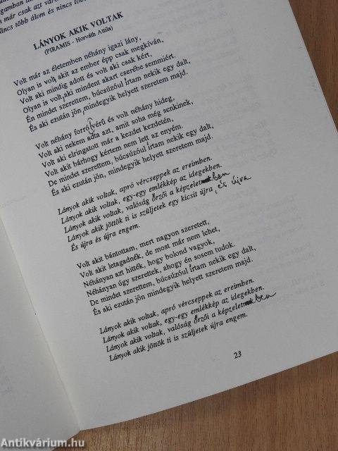 A Piramis összes dalszövege