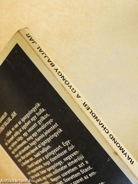 A gyöngy bajjal jár