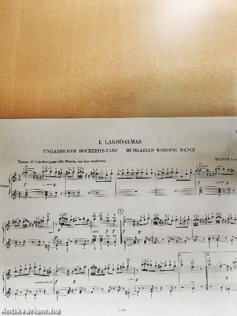 Három magyar népi tánc zongorára, négy kézre