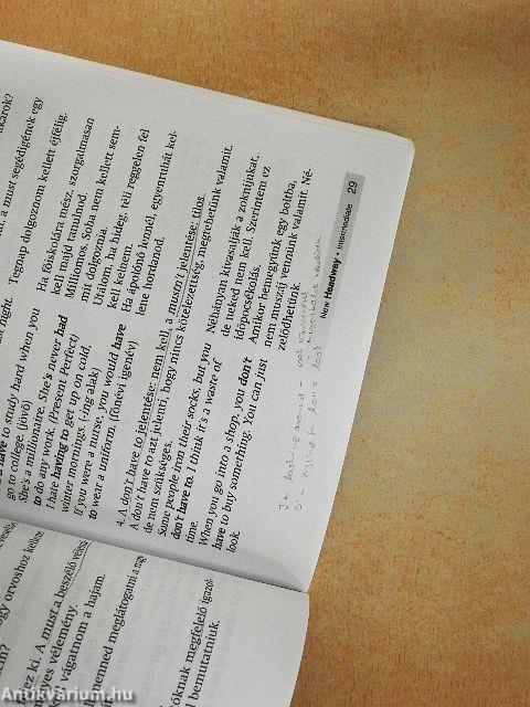 New Headway - Intermediate - Angol-magyar szójegyzék és nyelvtani összefoglaló