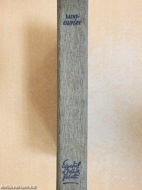 Egyedül a felhők felett