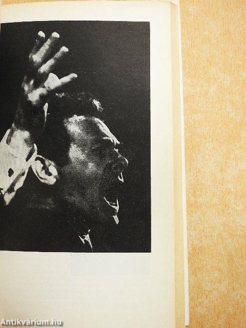 Egyedül a pódiumon