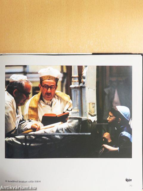 ...és beszéld el fiadnak...