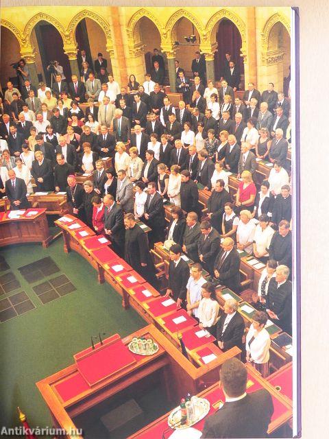 Emlékkönyv a Hajdúdorogi Egyházmegye Centenáriumi Ünnepségsorozatáról