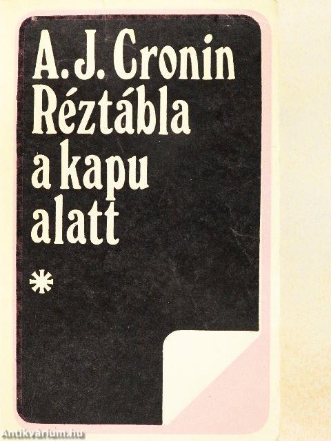 Réztábla a kapu alatt I-II.