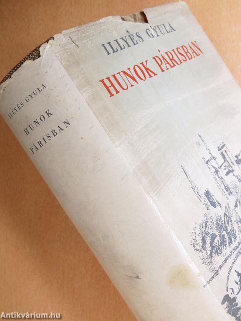 "140 kötet háború előtti szépirodalmi mű"