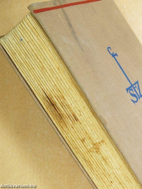 "140 kötet háború előtti szépirodalmi mű"