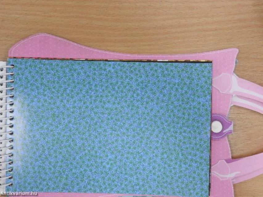 Rajzolj retro ruhákat!