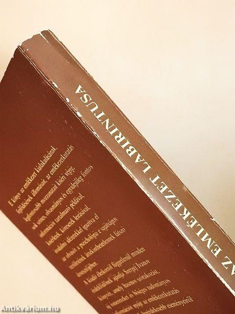 Az emlékezet labirintusa