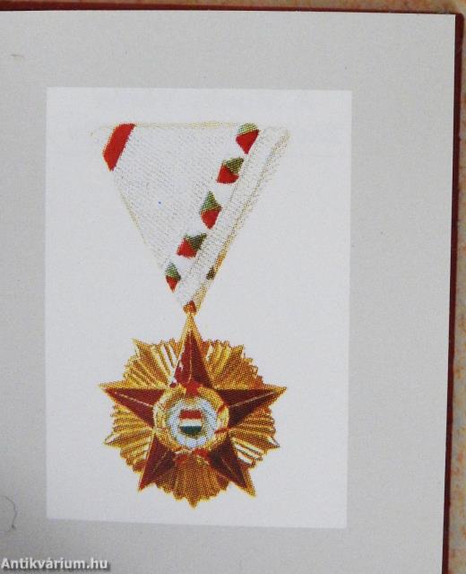 A Magyar Népköztársaság Elnöki Tanácsának kitüntetései (minikönyv)