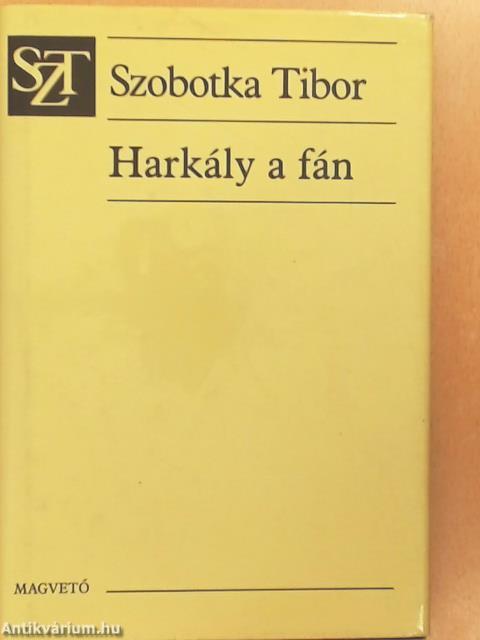 Harkály a fán