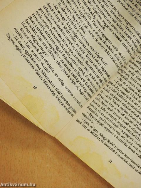 A Viktor (dedikált példány)