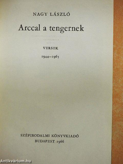 Arccal a tengernek