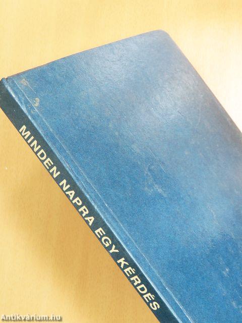 Minden napra egy kérdés