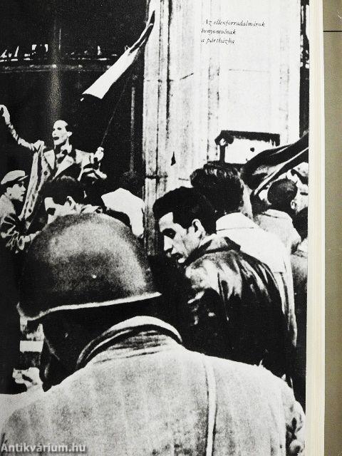 Köztársaság tér/1956