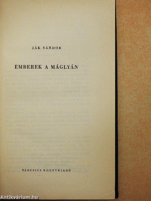 Emberek a máglyán