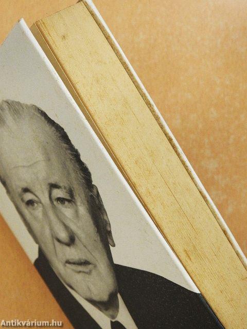 Arcképvázlat történelmi háttérrel