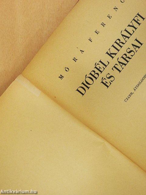 Öreg diófák alatt