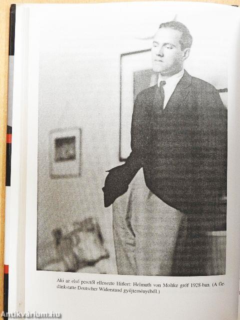 Három összeesküvés