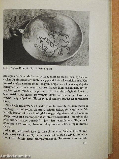 S középen ott a Velencei-tó...