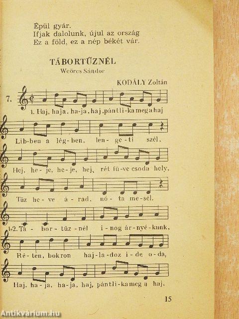 111 dal úttörőknek