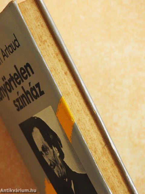 A könyörtelen színház