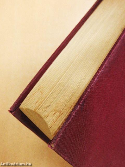 Réztábla a kapu alatt