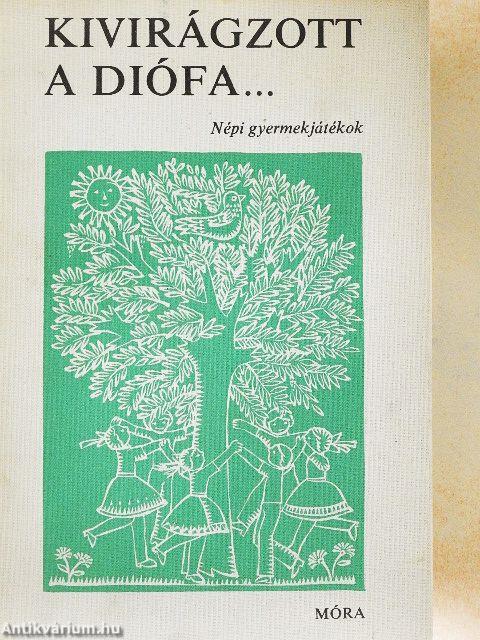 Kivirágzott a diófa...