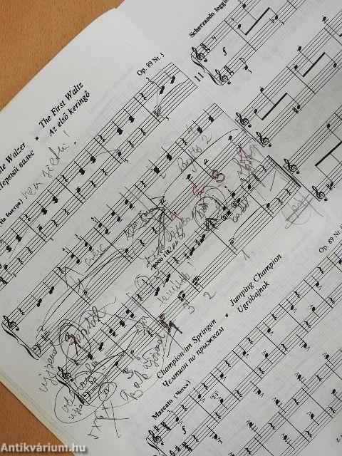 Zongoradarabok gyermekeknek