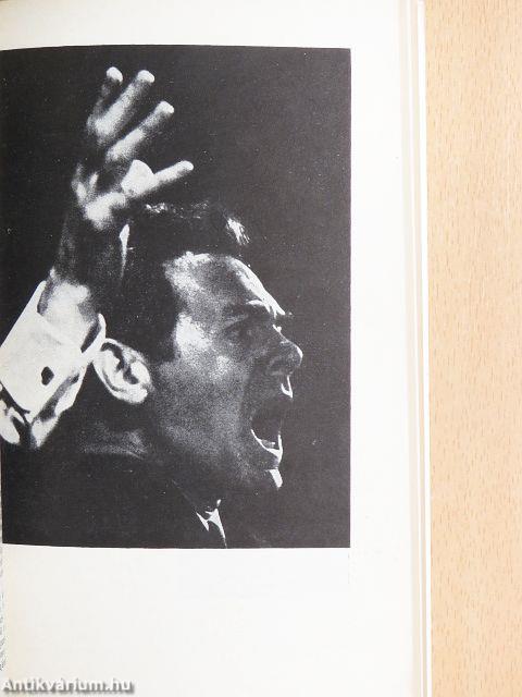 Egyedül a pódiumon