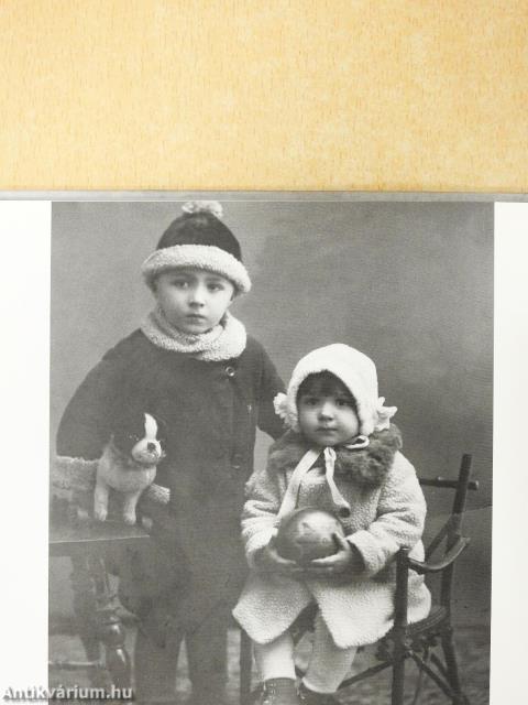 Családregény - CD-vel (dedikált példány)