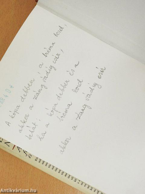 "Sorsotok előre nézzétek"