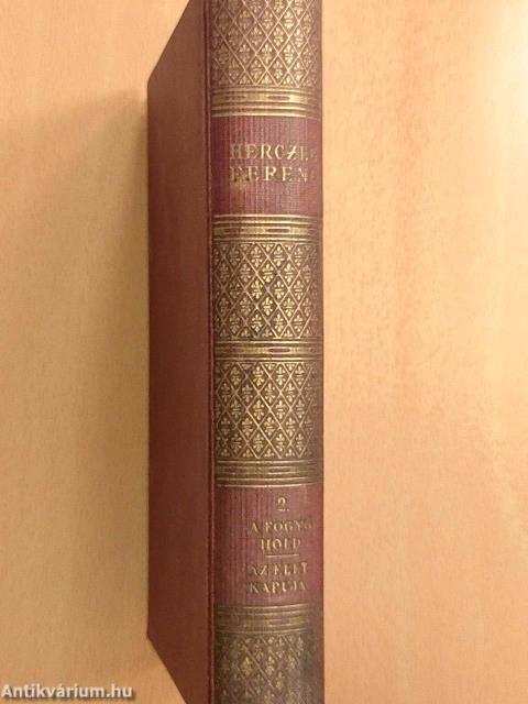 A fogyó Hold/Az élet kapuja