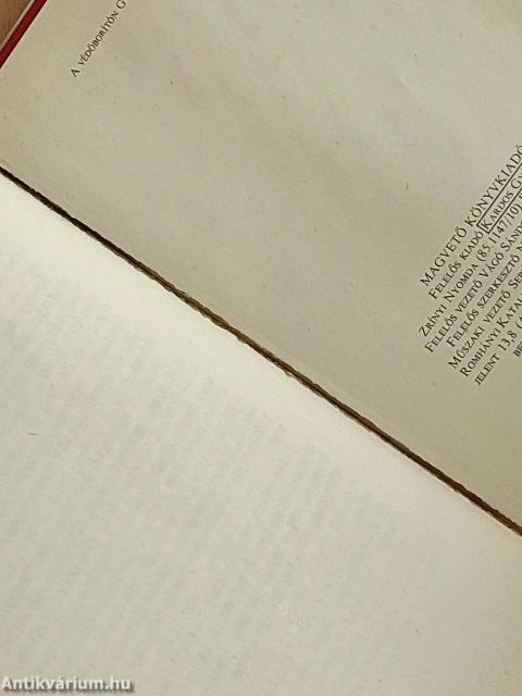 Éjszaka minden megnő