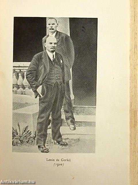 Hat esztendő Lenin mellett