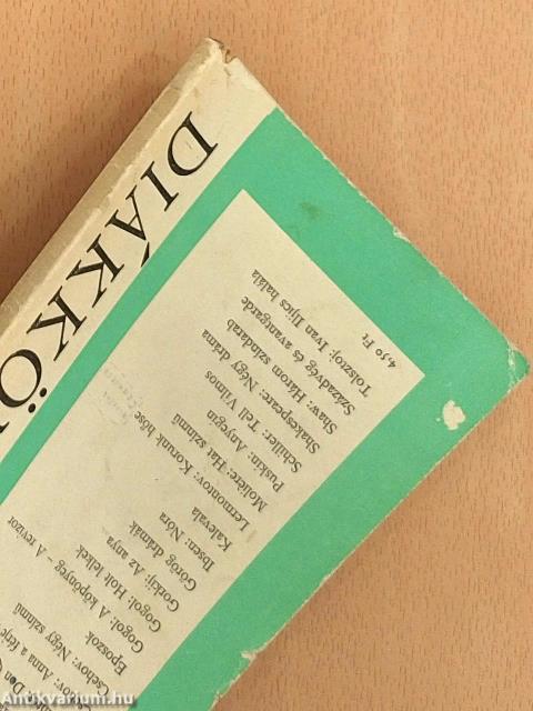 A köpönyeg/A revizor