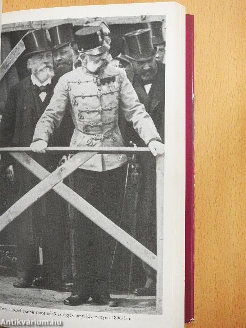 "... Önöknek persze könnyű, beülhetnek egy kávéházba..."