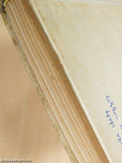 Akkor a hársak épp szerettek...