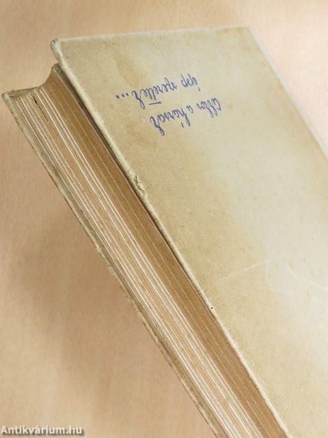 Akkor a hársak épp szerettek...