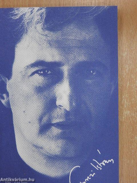 Uram, nevezze meg a segédeit!