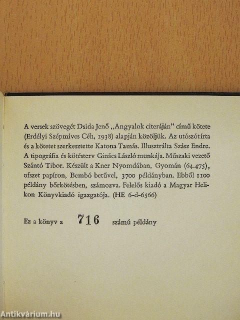 Arany és kék szavakkal
