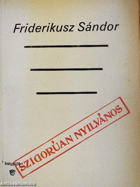 Szigorúan nyilvános