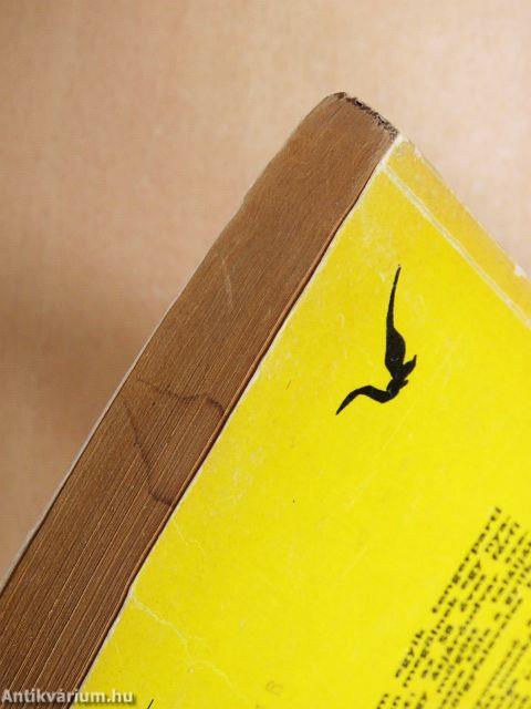 Bokszer tölgyfalevéllel