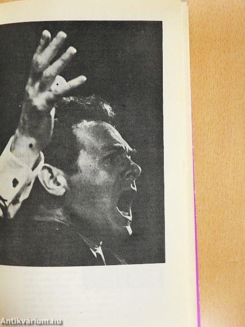 Egyedül a pódiumon