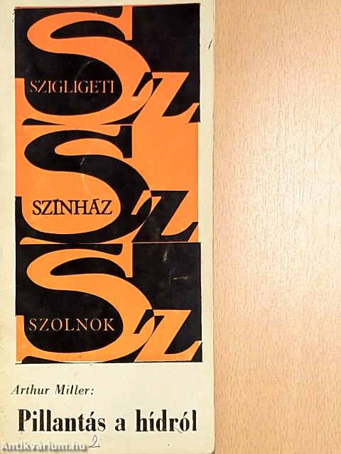 Pillantás a hídról