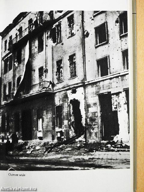 Köztársaság tér/1956
