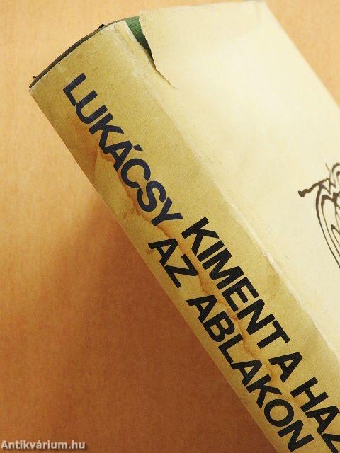 Kiment a ház az ablakon...