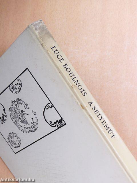 A selyemút