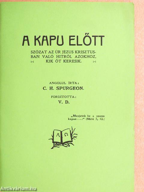 A kapu előtt