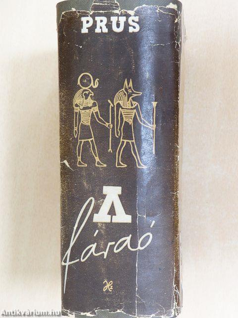 A fáraó I-III.